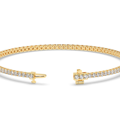 Pia Tennisarmband mit Labordiamanten im Brillantschliff aus 585 Gelbgold, Verschluss geöffnet, Detailansicht 