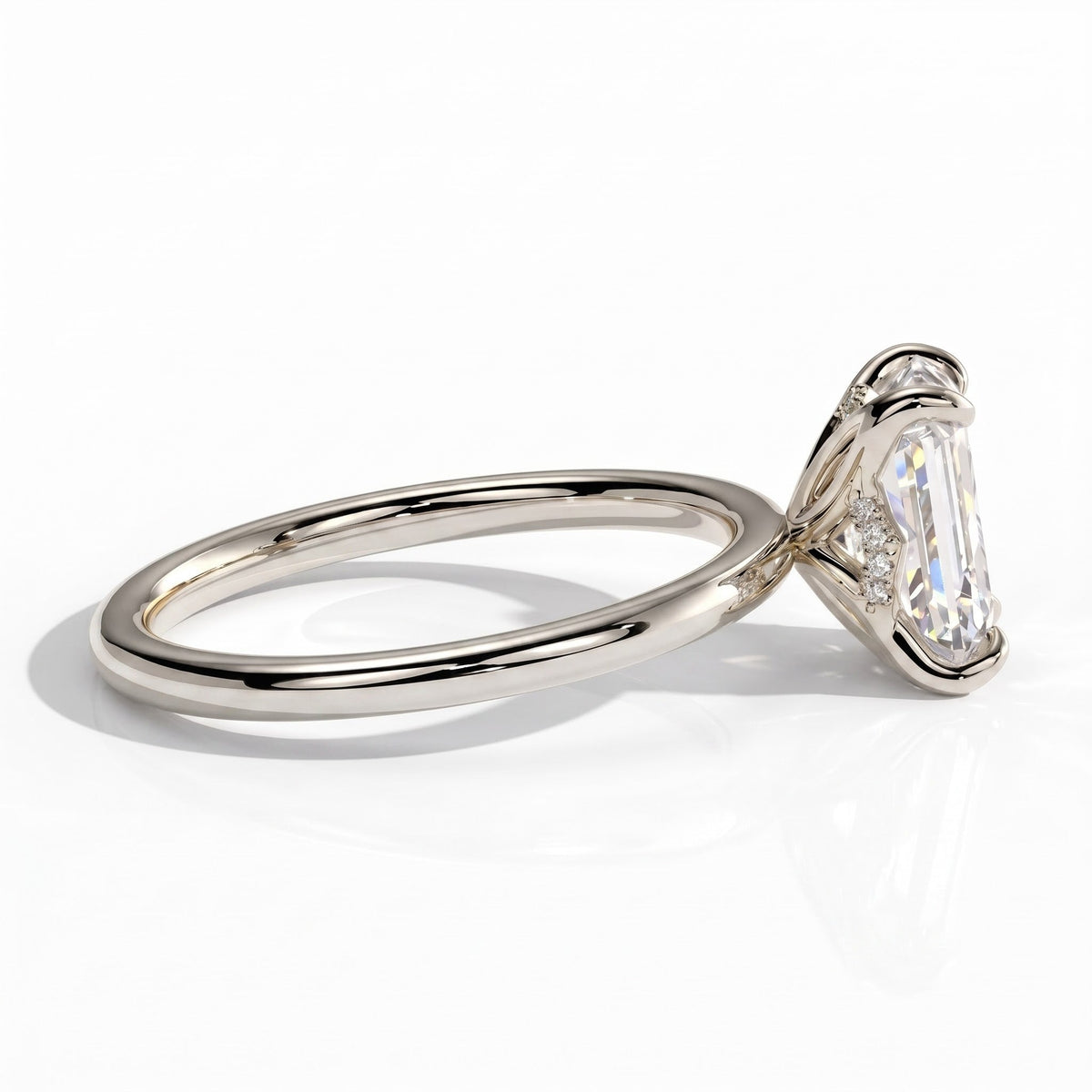 Emerald lab-grown diamond solitaire engagement ring in 950 platinum, detail view 