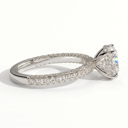 Round lab-grown diamond halo engagement ring in 14K (585) white gold, detail view 