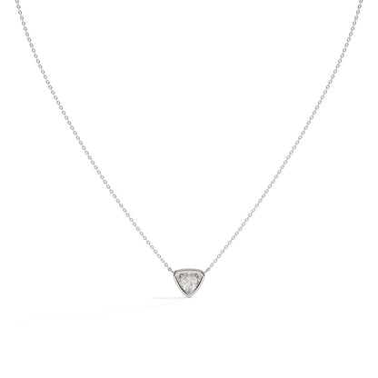 Thea Zargen-Halskette mit Labordiamanten im Trillionschliff aus 585 Weißgold, Vorderansicht 