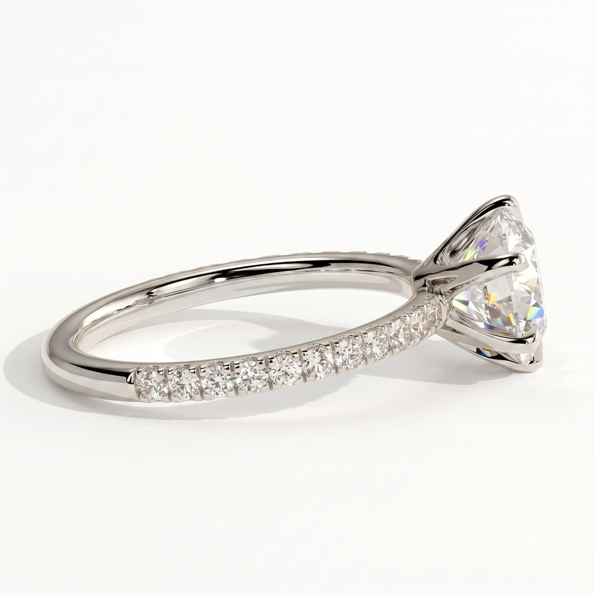 Round lab-grown diamond halo engagement ring in 14K (585) white gold, detail view 