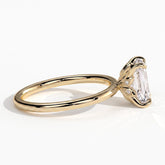 Emerald lab-grown diamond solitaire engagement ring in 14K (585) yellow gold, detail view 