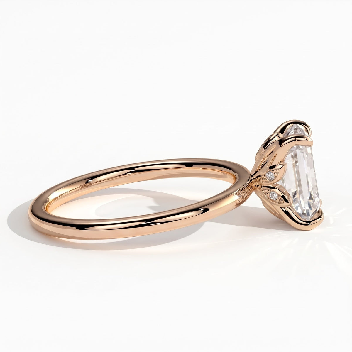 Emerald lab-grown diamond solitaire engagement ring in 18K (750) rose gold, detail view 