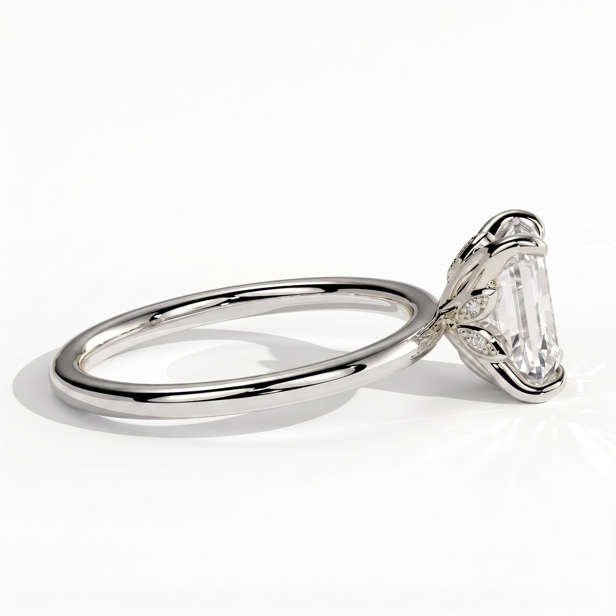 Emerald lab-grown diamond solitaire engagement ring in 950 platinum, detail view 