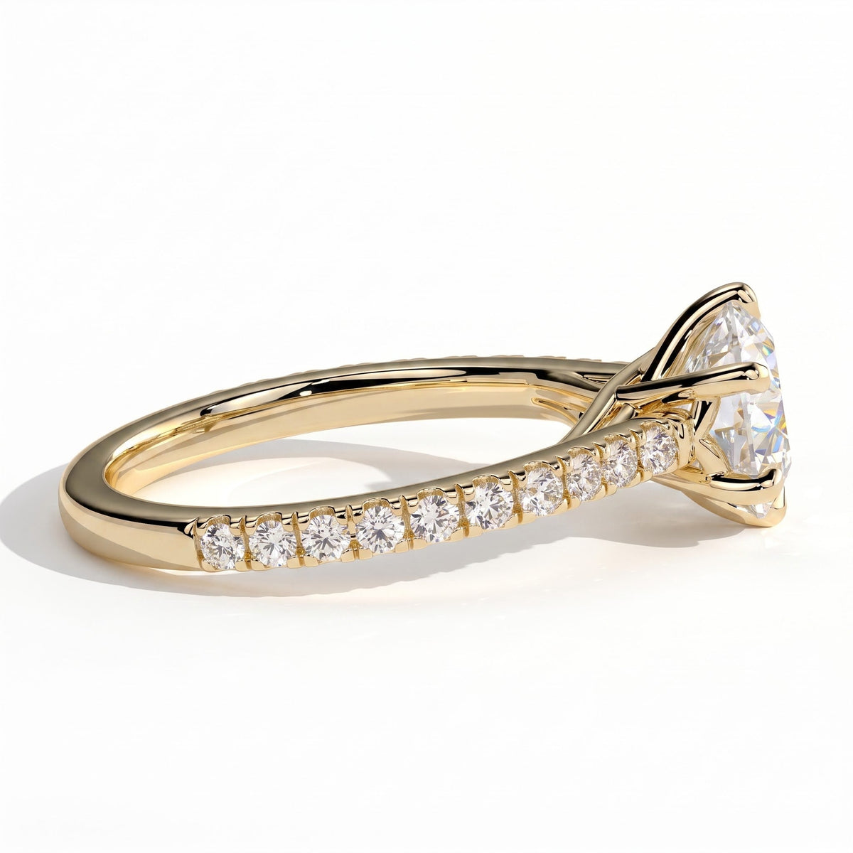 Round lab-grown diamond halo engagement ring in 18K (750) yellow gold, detail view 